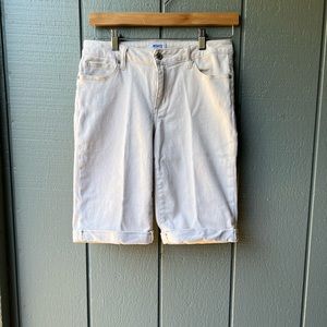 Monroe & Main Cream Denim Bermuda Vacation Beach Hiking Walking Shorts